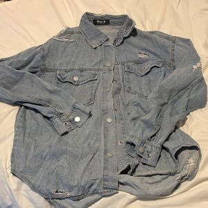 Blue B distressed denim
Jacket